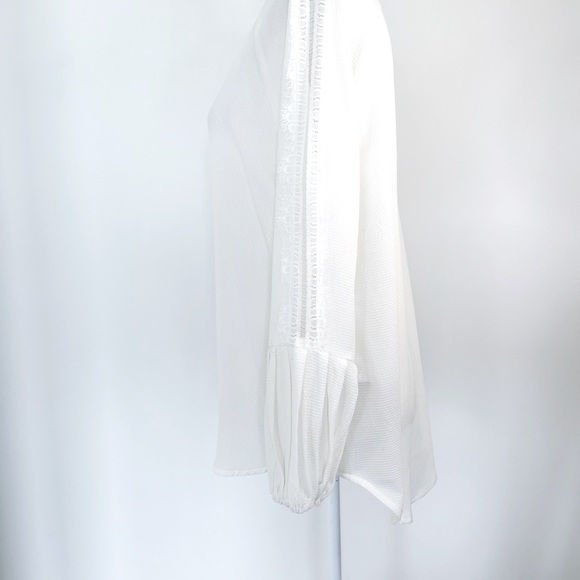 NWT Molly Bracken Off White Woven Top With Lace Sleeves & Puff Pleated Cuffs - Picture 4 of 8